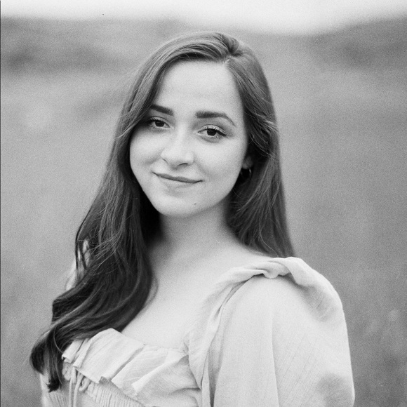 Hey there! 🌷 - Picture 3 of 4